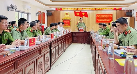 Thứ trưởng Nguyễn Văn Sơn làm việc tại Công an huyện Cẩm Thuỷ, Thanh Hóa