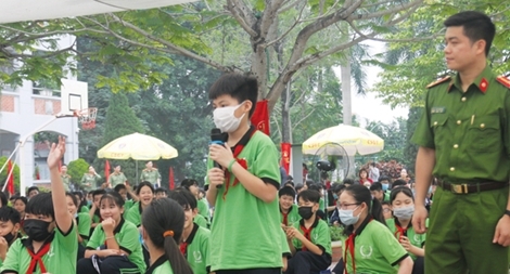 Bảo vệ học sinh an toàn trước những thông tin xấu, độc