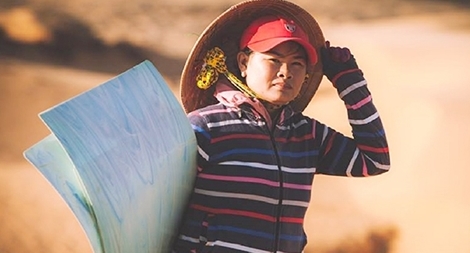 Những phận người bên ván trượt trên đồi cát