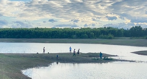 Rủ nhau ra hồ thủy lợi tắm, 2 học sinh bị đuối nước