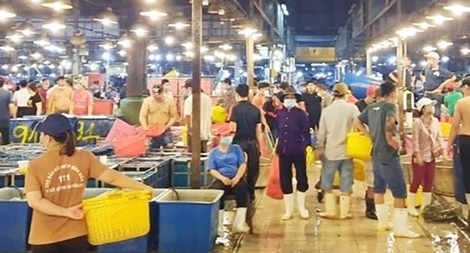 Chợ truyền thống chuyển hướng giao dịch trực tuyến trong mùa dịch