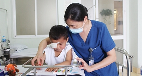 Đôi mắt của Sùng Mi Dia