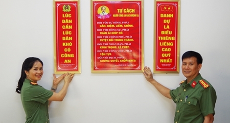 Treo bích chương lời của Tổng Bí thư Nguyễn Phú Trọng và Đại tướng Tô Lâm