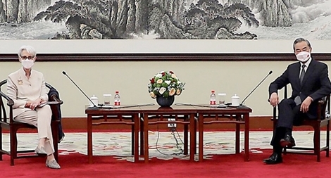 Vẫn một lằn ranh đỏ