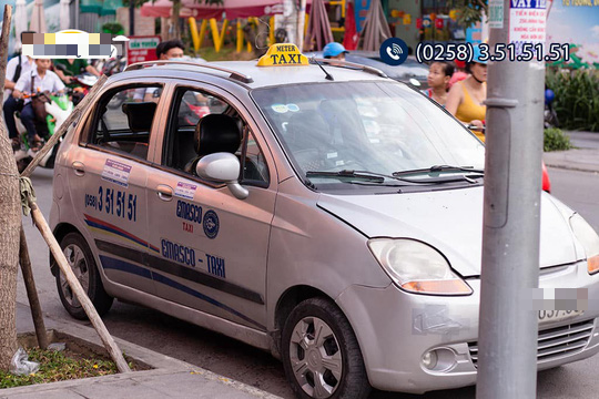 Một tài xế taxi Emasco Nha Trang bị “tố” có hành vi thô lỗ với du khách
