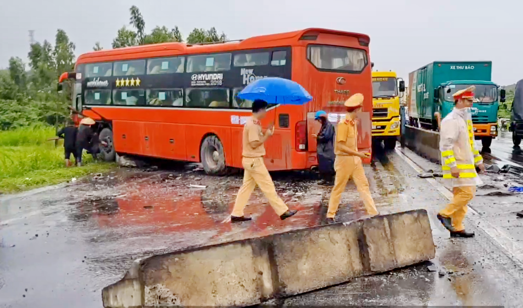 Thêm hai vụ tai nạn giao thông trên QL1A ở Phú Yên liên quan đến…“ổ gà”