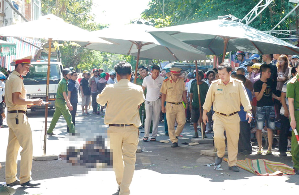 Cấm xuất cảnh và đi khỏi nơi cư trú đối với tài xế xe Lexus tông đám tang ở Quy Nhơn