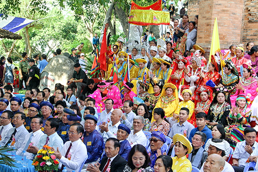           Khai hội Tháp Bà Ponagar tại Nha Trang