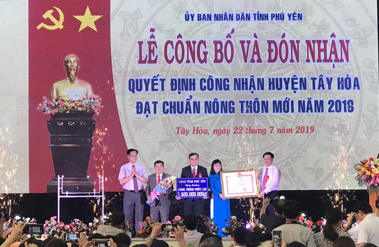 Tây Hoà – địa phương cấp huyện đầu tiên ở Phú Yên đạt chuẩn nông thôn mới