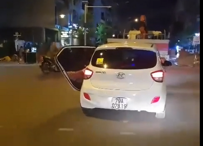 Đã làm rõ tài xế xe du lịch “làm xiếc”  trên đường phố Nha Trang