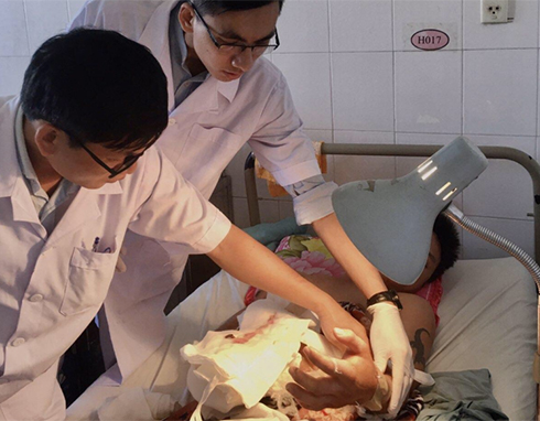 Nối thành công bàn tay trái của nạn nhân bị chém đứt lìa