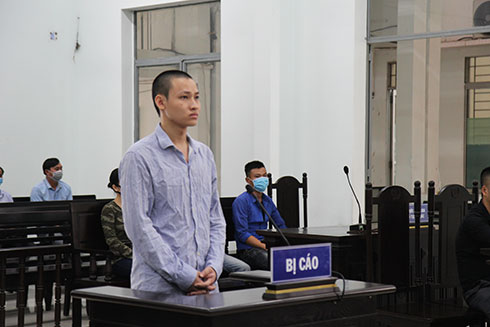 Đâm 2 nhát dao, lĩnh 9 năm tù