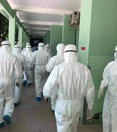 25 nhân viên y tế Bình Định tăng cường hỗ trợ Đà Nẵng chống dịch 