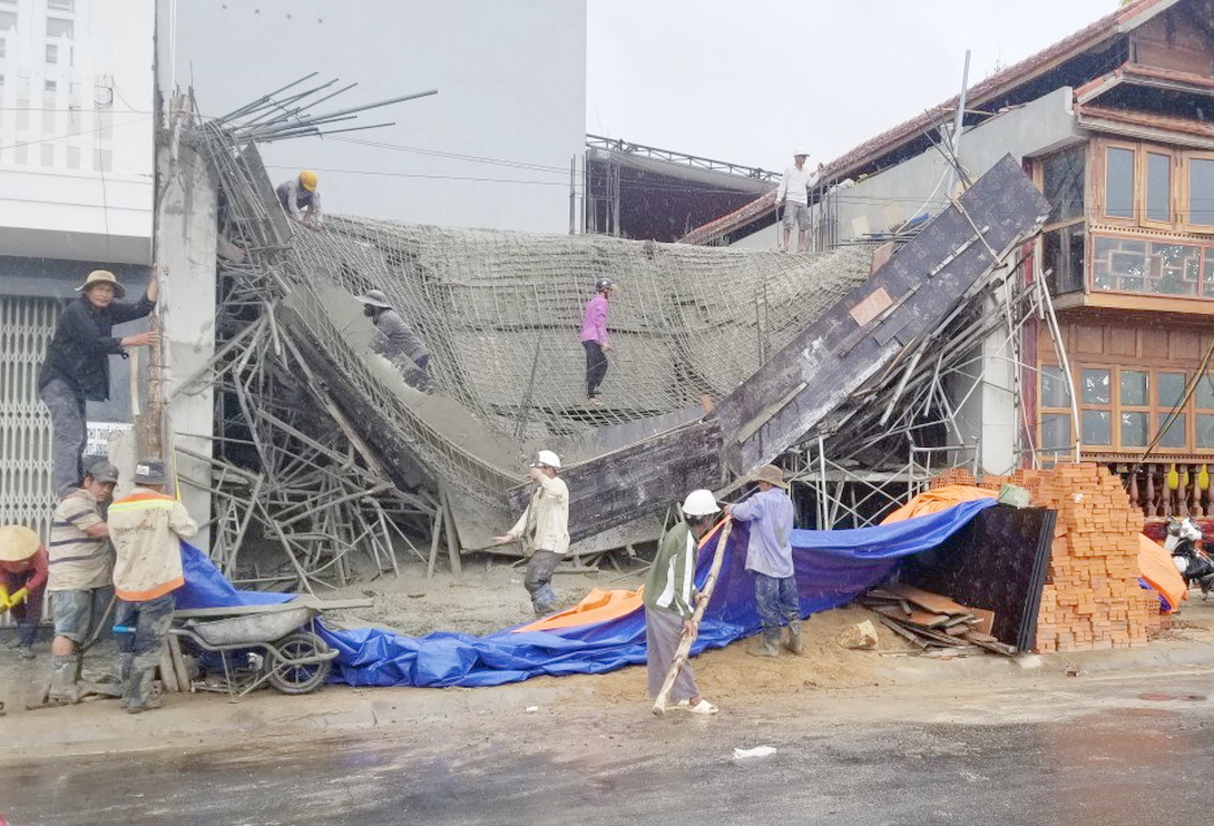 Sập sàn bê tông trần nhà khi vừa mới đổ xong