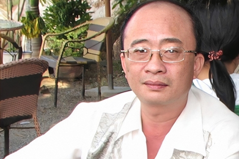 Chờ hầu tòa, một cựu nhà báo bị khởi tố thêm tội danh khác