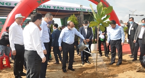Thủ tướng Chính phủ dự lễ “Tết trồng cây” xuân Tân Sửu tại Phú Yên