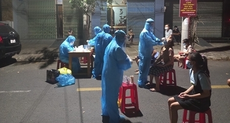 Xét nghiệm toàn bộ tiểu thương  các chợ truyền thống ở TP Tuy Hòa