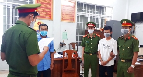 Đề nghị khen thưởng Công an xã và người dân bắt kẻ trộm chuyên nghiệp