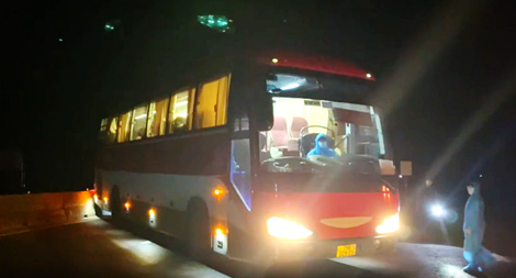 Điều 2 xe khách hỗ trợ 47 người dân H’rê từ Khánh Hòa về Quảng Ngãi