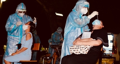 Lấy 50.000 mẫu xét nghiệm giám sát tại Khu chế xuất Tân Thuận, quận 7