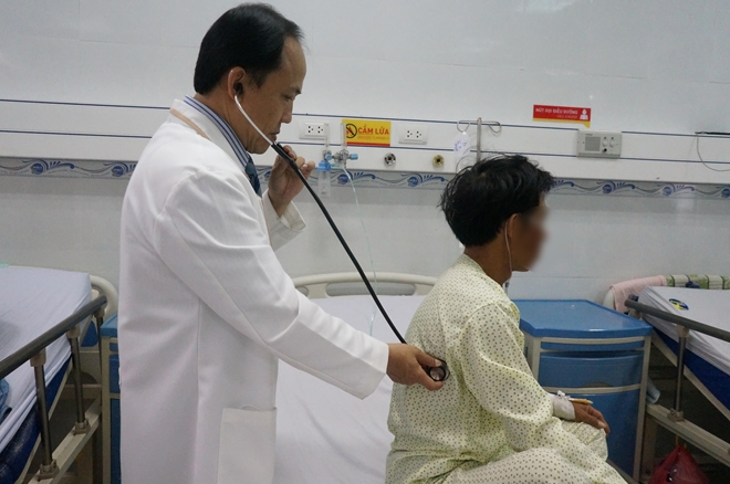 Đang nhậu đột ngột bị nhồi máu não