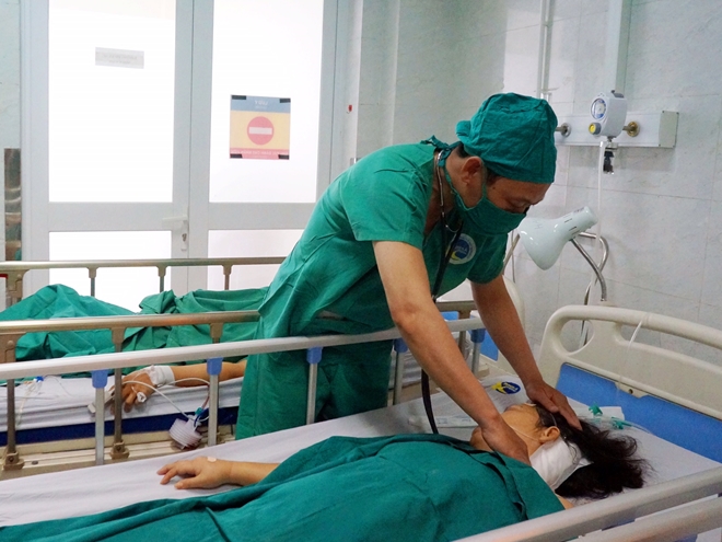 Cấp cứu chuyên nghiệp, cứu sống hai ca bệnh nguy kịch 