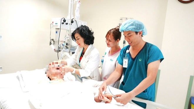 Bệnh viện tư cứu sống cụ ông 94 tuổi bệnh nặng 