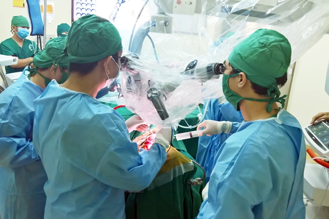 Phẫu thuật khối u màng não to như quả bóng bàn ở vị trí nguy hiểm