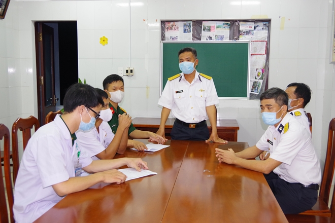 Cấp cứu thành công bệnh nhân nguy kịch từ Trường Sa về 