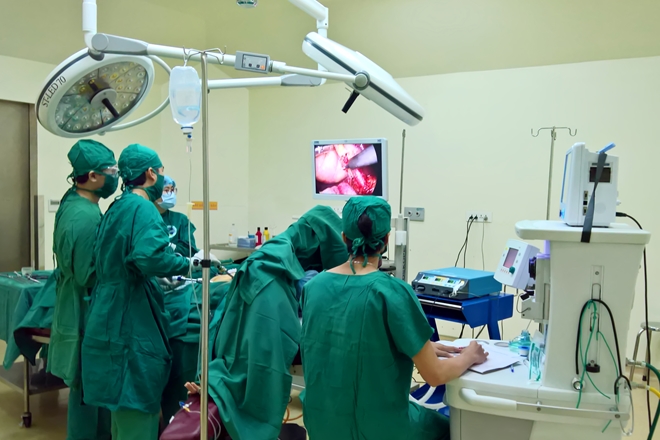 Phẫu thuật khẩn, cứu sống nam thanh niên bị đâm thấu bụng