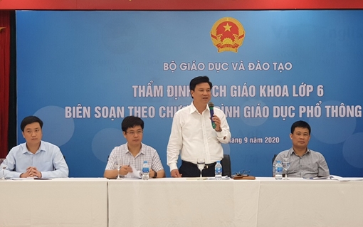        Bắt đầu thẩm định 43 bản mẫu SGK lớp 6