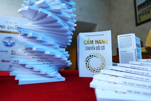 Bộ Thông tin và Truyền thông ra mắt “Cẩm nang chuyển đổi số” 