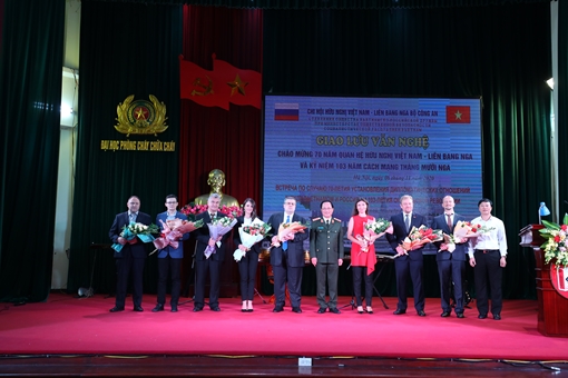 Thắm tình hữu nghị, đoàn kết Việt Nam-Liên bang Nga