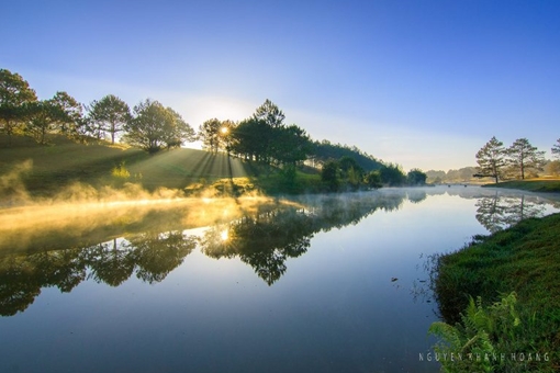 Đà Lạt mát rượi, du khách ùn ùn kéo lên tránh nóng