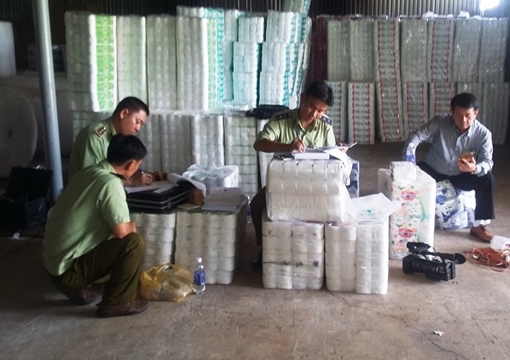 Phạt cơ sở sản xuất giấy vệ sinh giả 26 triệu đồng