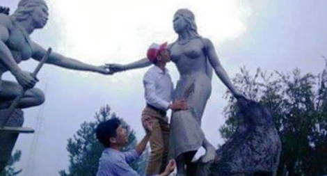  Cộng đồng K'ho đã tha lỗi cho cán bộ hôn ngực nàng Biang