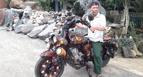 Mô tô bằng gốc cây của nông dân Lâm Đồng khiến dân chơi xe sửng sốt