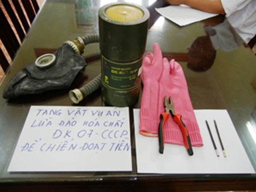 Mất trắng tiền tỷ vì sập bẫy "Trung tá" quân đội lừa đảo "lọ hóa chất đặc biệt" 