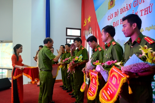 Sôi nổi hội thi cán bộ Đoàn giỏi trong CAND