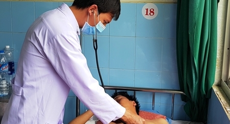   Thuê phòng nghỉ cắt động mạch máu tự tử