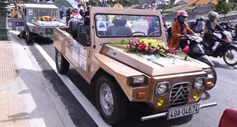 Chiêm ngưỡng dàn ô tô cổ ở Đà Lạt