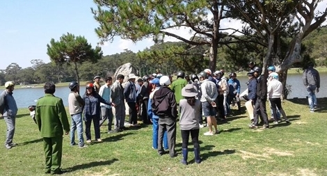  Du khách phát hiện thi thể trên hồ Xuân Hương