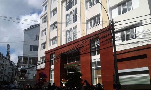 Buộc thôi việc nhân viên thuế nhận tiền, đề nghị Công an làm rõ 