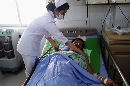 Suýt mất mạng vì bị súng tự chế “cướp cò”