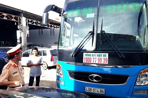 Tài xế bị tạm giữ bằng vẫn lái xe chạy tuyến Nam – Bắc