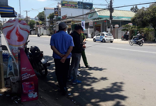 Mâu thuẫn nhậu đêm vỉa hè, nam thanh niên bị đâm tử vong