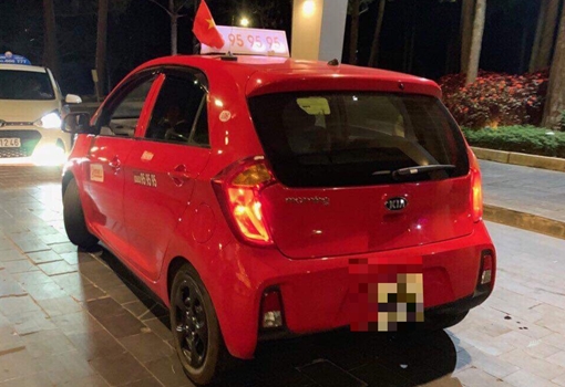 Tài xế taxi ở Đà Lạt bị tố uy hiếp du khách, lấy tiền gấp đôi