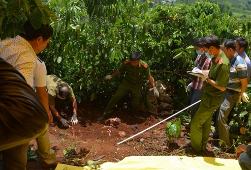 Vụ 3 bà cháu bị sát hại: Chồng và con hung thủ khai gì?