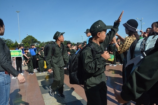 320 học sinh tham gia trải nghiệm làm chiến sĩ Công an