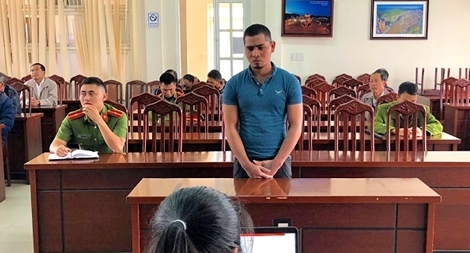 Phạt tù kẻ hành hung cán bộ Công an